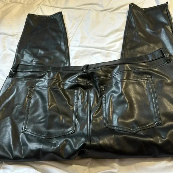 Abercrombie and Fitch curve love vegan leather skinny high rise 37/24 - Picture 4 of 5